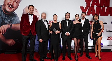 Ünlü isimler Feyyaz Yiğit ile Haluk Bilginer'li Yan Yana'nın galasına katıldı