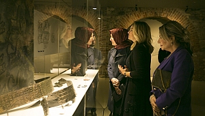 Rezan Has: 90 yilin tanikligi sergisi acildi