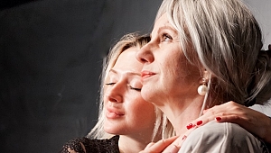 'Takma Kirpikler' Akatlar Kültür Merkezi'nde