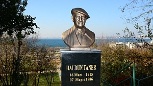 Haldun Taner büstü yeniden yapıldı