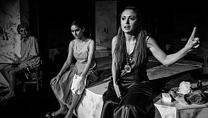 “Bu Yaşta Hala Saklanarak Sigara İçiyorum” ikincikat'ta