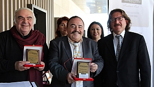 Sağlıklı bir tiyatro için hekimlerden sanatçılara destek