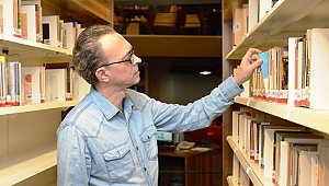 Küçük İskender’den yeni şiirler: Ölen Sevgilimin Şiir Defteri