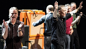 Deneysel rock grubu Swans İstanbul yolcusu