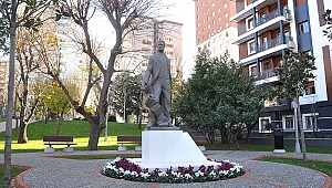 Kadıköy’e Namık Kemal heykeli