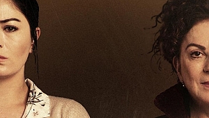 Deniz Çakır ve Derya Alabora 'Beyaz' oyunu ile aynı sahnede