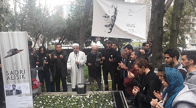 Sadri Alışık mezarı başında anıldı