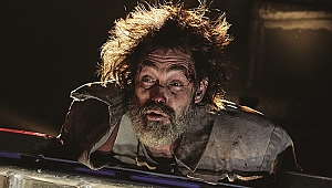 Erdal Beşikçioğlu, Bir Delinin Hatıra Defteri ile sahnede