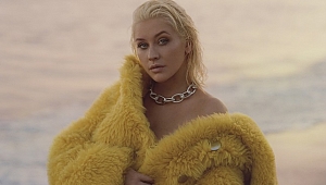 Christina Aguilera'dan yeni single: Accelerate