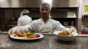 Gündüz aşçı, akşam tiyatrocu