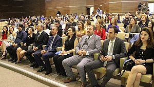 Güzel Sanatlar Lisesi öğrencileri sattıkları resimleri TOÇEV'e bağışladı