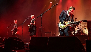 Travis’ten Barış Manço sürprizi