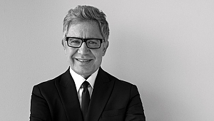 Zülfü Livaneli’den yeni kitap müjdesi: Kaplanın Sırtında