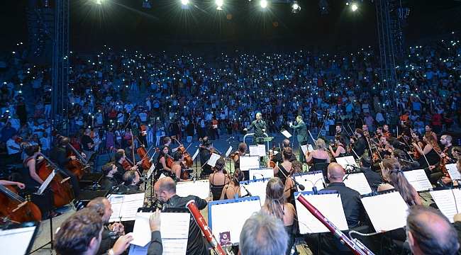 Limak Filarmoni Orkestrası‘ndan Zeki Müren şarkıları konseri