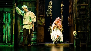 Bir Baba Hamlet, bu sezon da sahnelenmeye devam ediyor