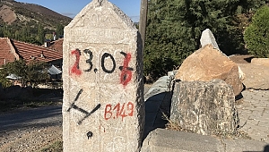 Alt yapı hattına kurban giden mezar taşları