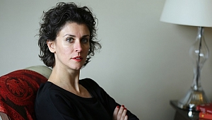 Elçin Poyrazlar kimdir?