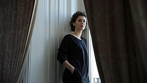 Kitap: Mantolu Kadın