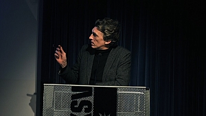 Nicolas Bourriaud kimdir?