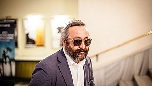 Onur Ünlü: Teessüfler Türkiye