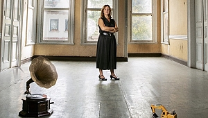 Berlin-İstanbul-Zürih prömiyerlerinden sonra Yüz Yılın Evi İstanbul sahnelerinde