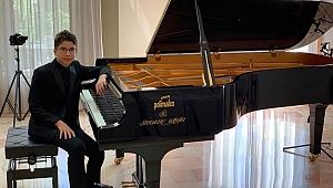 13 yaşındaki Türk piyanist birincilik ödülü kazandı