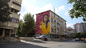 16 yaşındaki iklim aktivisti Greta Thunberg Kadıköy sokaklarında