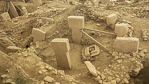 Oyuklar ve Höyükler: Göbekli Tepe’ye Bir Bakış