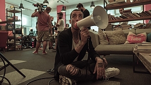 Can Bonomo: Ruhum Bela, kocaman bir ailenin portresi