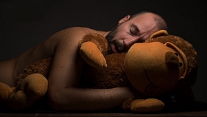 Yedi, Erkan Altuni'nin 7 büyük günahını sahneye taşıyor