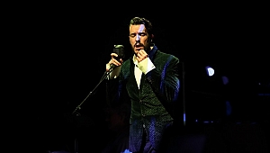 Cem Adrian ve Feryal Öney “Muzaların Türküsü” için İş Sanat’ta buluştu