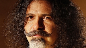 Hakan Ali Toker kimdir?