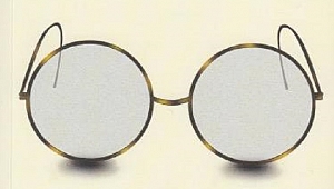 Yeni çıkan kitaplar: Diktatörün Gözlükleri