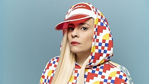 Ayben sessizliğini bozuyor