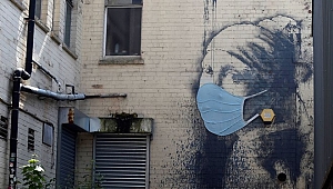 Banksy’den İnci Küpeli Kız portresine corona güncellemesi