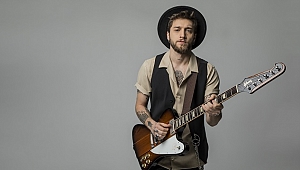 Ufuk Beydemir yeni klibini hayranlarıyla birlikte çekti