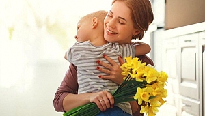 Anneler bu dönemde direnme gücünü müzik ve podcast yayınlarında buluyor