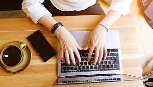 Çalışanların yaklaşık üçte birinin iş başında eskisinden daha çok vakit geçiriyor