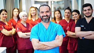 Saç sağlığı ve tedavileri uzmanı Aziz Aksöz, organik saç ekimini anlattı