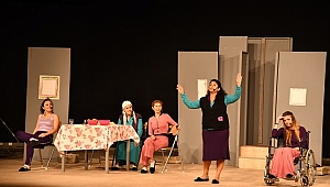 Kadına yönelik şiddet ‘Mor’ oyunu ile sahneye taşındı