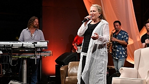 Suzan Kardeş, Ezhel'in şarkısını seslendirdi