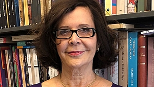 Erdal Öz Edebiyat Ödülü'nün yeni sahibi Jale Parla