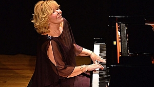 Pizzicato dergisinden Gülsin Onay'a övgü