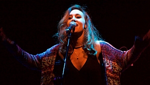 Sedef Sebüktekin kimdir?