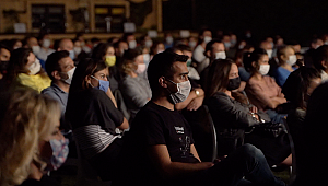 20 günde 14 farklı tiyatro oyununu yaklaşık 10 bin kişi izledi