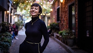 Çevrimiçi Sanatçı Atölyeleri’nin konuğu Asena Akan