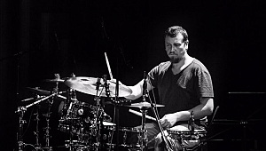 Ediz Hafızoğlu, ‘Nazdrave’ projesine ’Kuyu’ ile devam ediyor