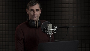 Erdal Beşikçioğlu, Fahrenheit 451’in distopik dünyasını seslendirdi