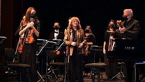Pandemi Orkestrası ilk konserini verdi