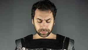 Nilüfer Belediyesi Kent Tiyatrosu'ndan Hamlet'in Bütün Ölüleri oyunu